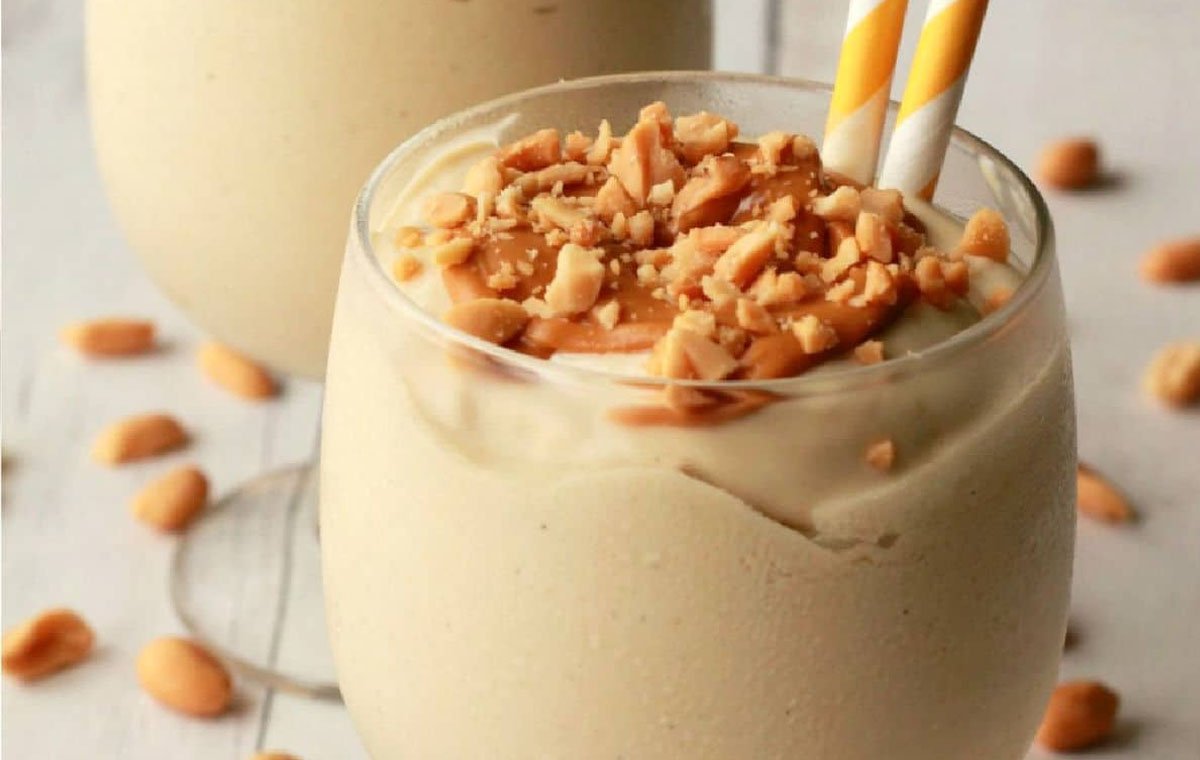 معجون کره‌ی بادام زمینی و شیر