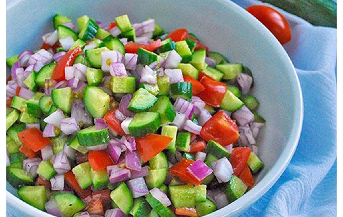 طرز تهیه سالاد شیرازی مجلسی