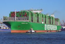 چرا میخ در آب فرو می‌رود، اما کشتی‌ها روی سطح آب شناور می‌مانند؟