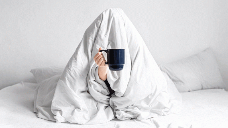 چه زمانی قهوه بنوشیم؟ بررسی بهترین زمان نوشیدن قهوه در روز