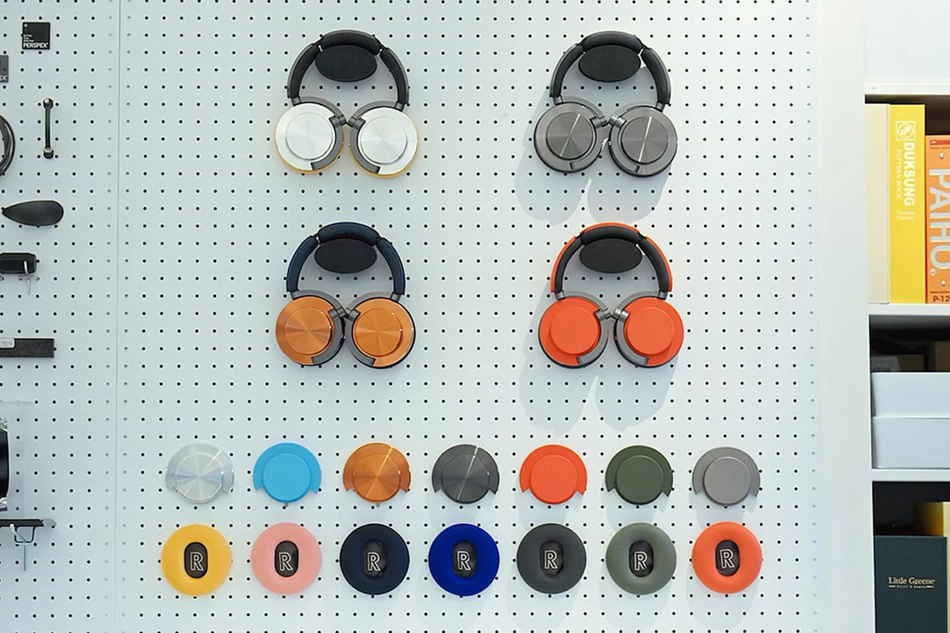 هدفون دایسون آن ترک OnTrac در رنگ‌های مختلف