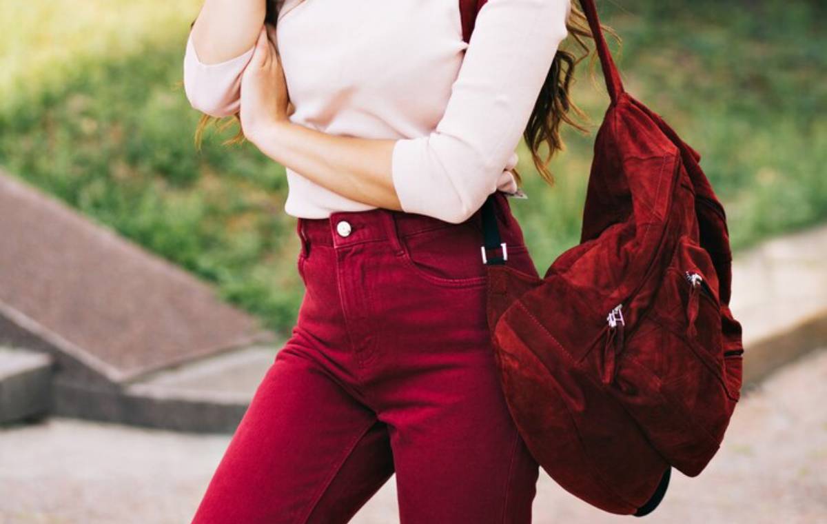 ست زرشکی کوله و استایل زنانه