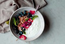 صبحانه برای مهار زخم معده؛ بهترین و بدترین مواد غذایی