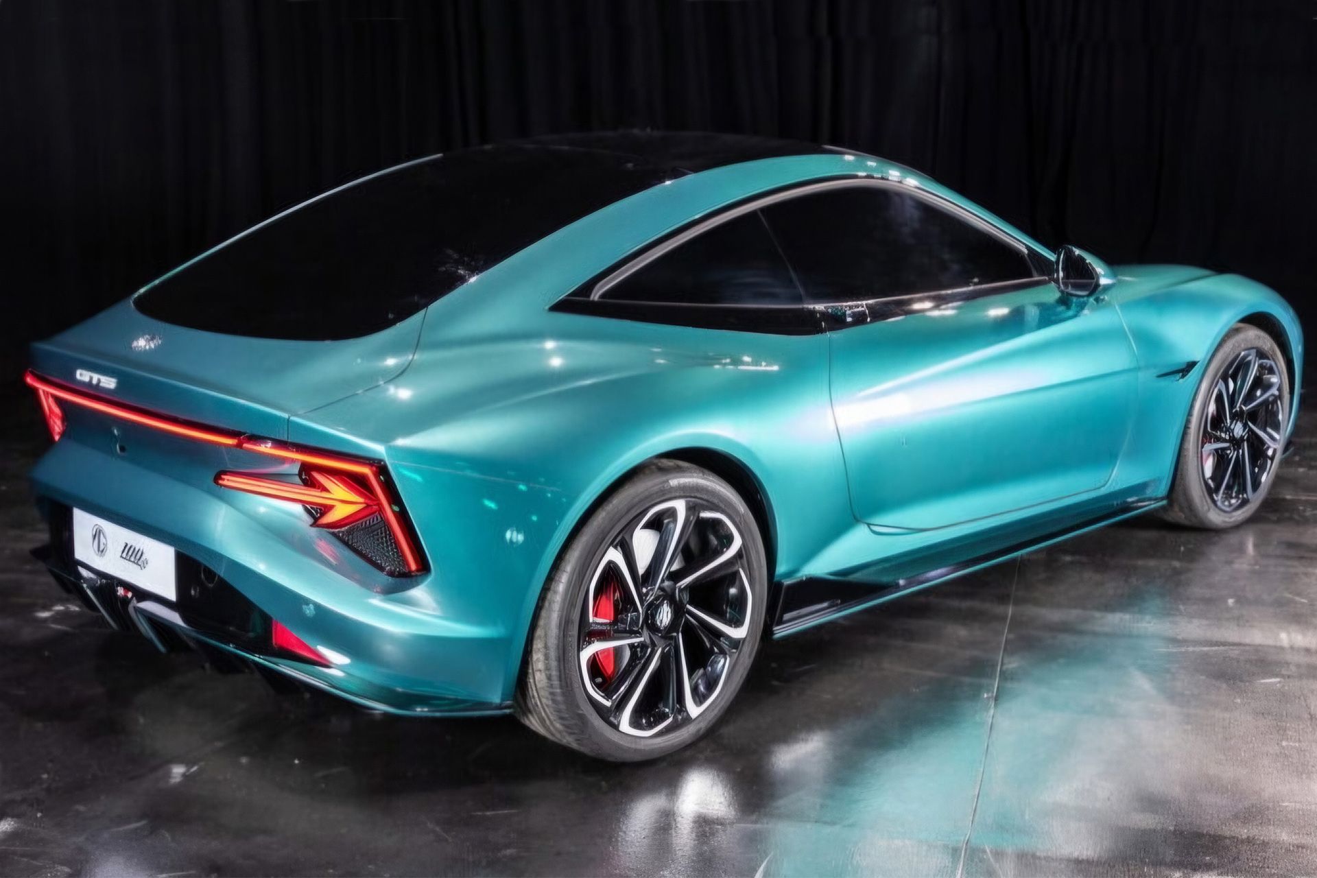 ام‌جی کانسپت اسپرت و برقی Cyber GTS را معرفی کرد؛ ۵۳۶ اسب‌بخار قدرت و باتری ۷۷ کیلووات‌ساعتی