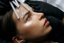 میکروبلیدینگ ابرو چیست و چه عوارض، مزایا و مراقبت‌هایی دارد؟