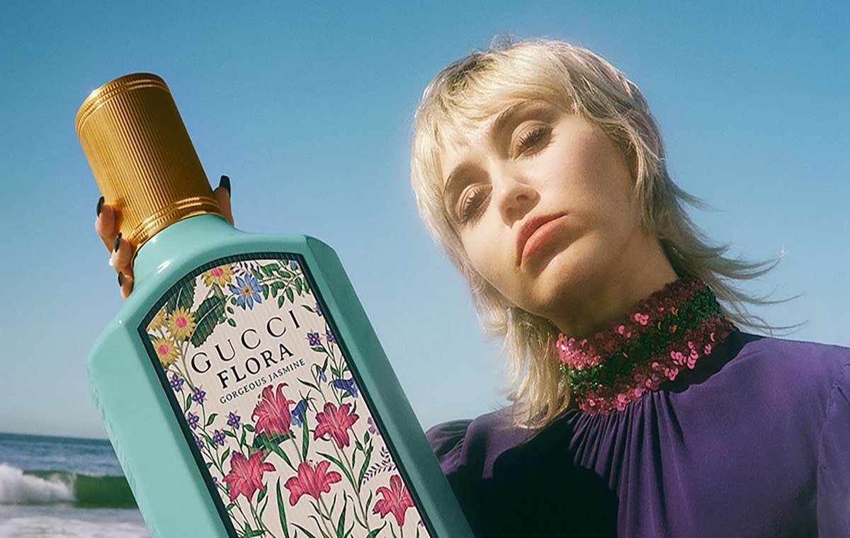 عطر با بوی گل یاس