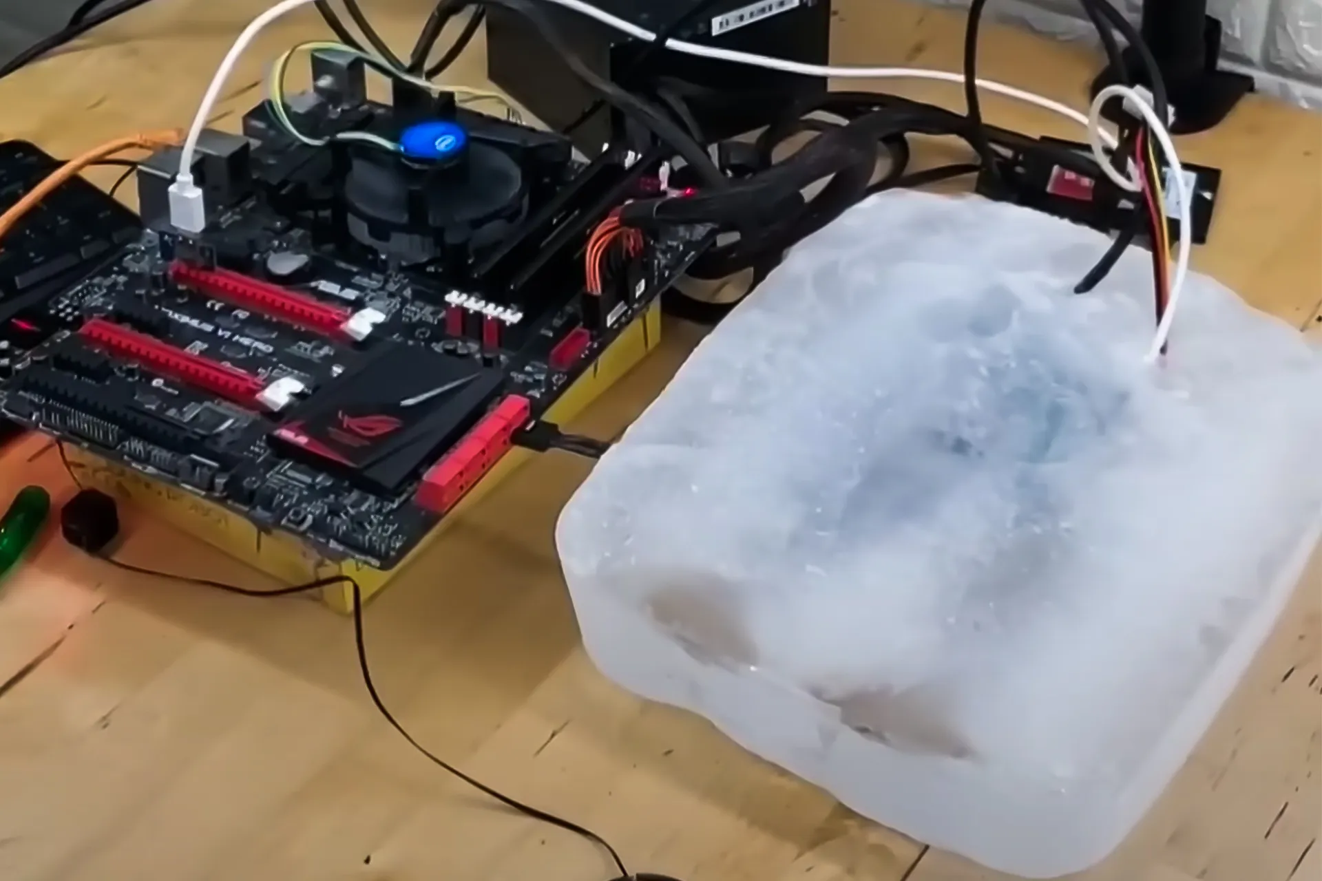 کارت گرافیک با یخ منجمد می‌شود؛ اما کماکان کار می‌کند! - درنانیوز