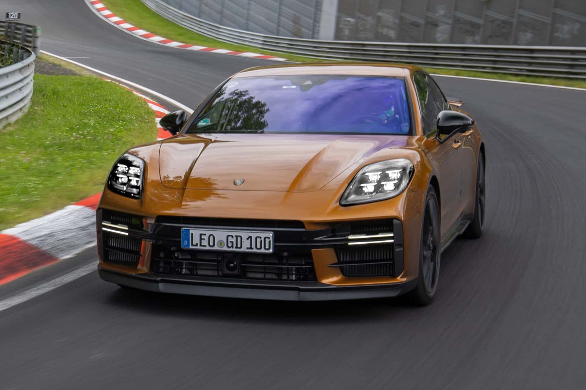 سریعترین مدل پورشه پانامرا یکی از رکوردهای پیست معروف نوربرگرینگ را شکست