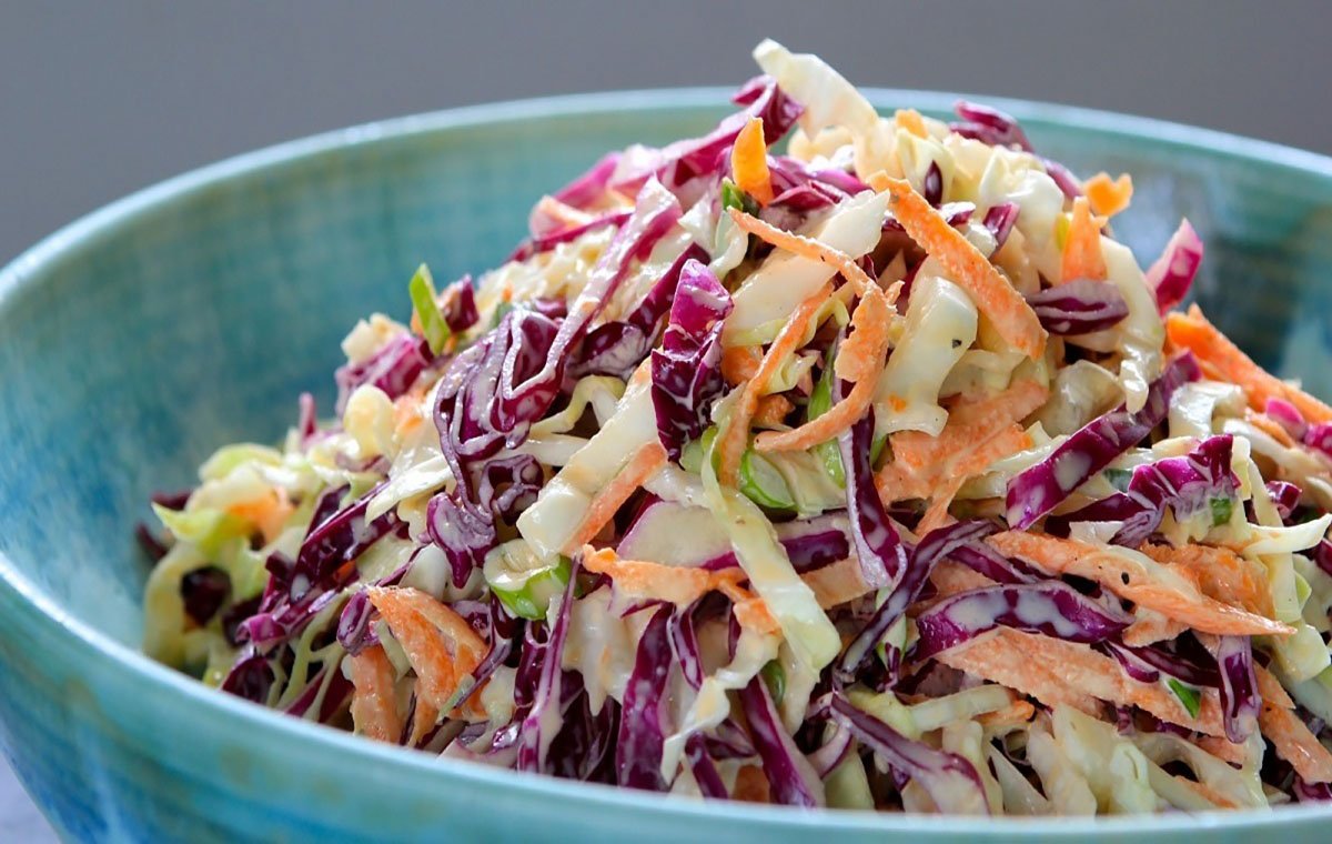 طرز تهیه سالاد کلم به ۶ روش آسان و جذاب