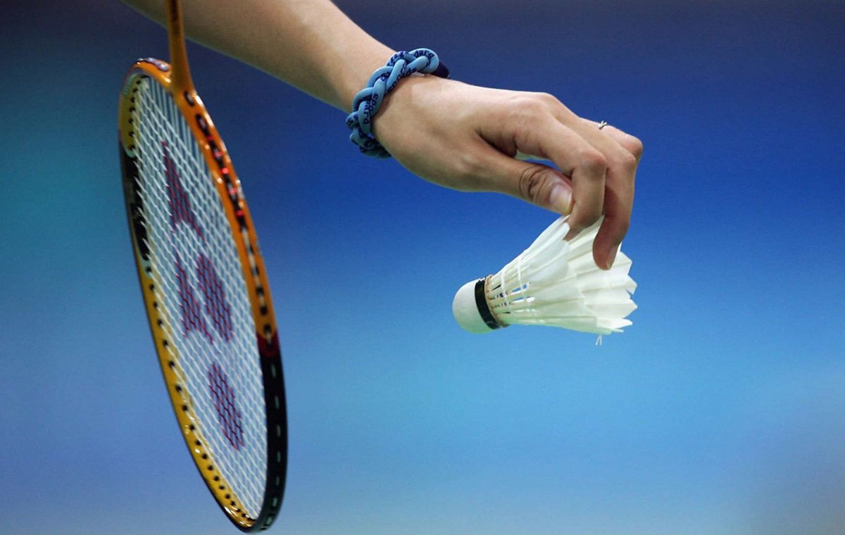 اهمیت وزن مناسب در راهنمای خرید راکت بدمینتون