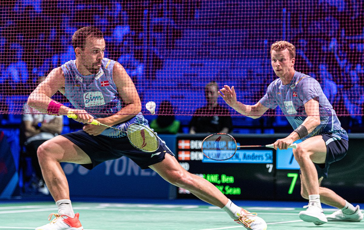 طیف انعطاف‌پذیری نکته مهم در راهنمای خرید راکت بدمینتون است.