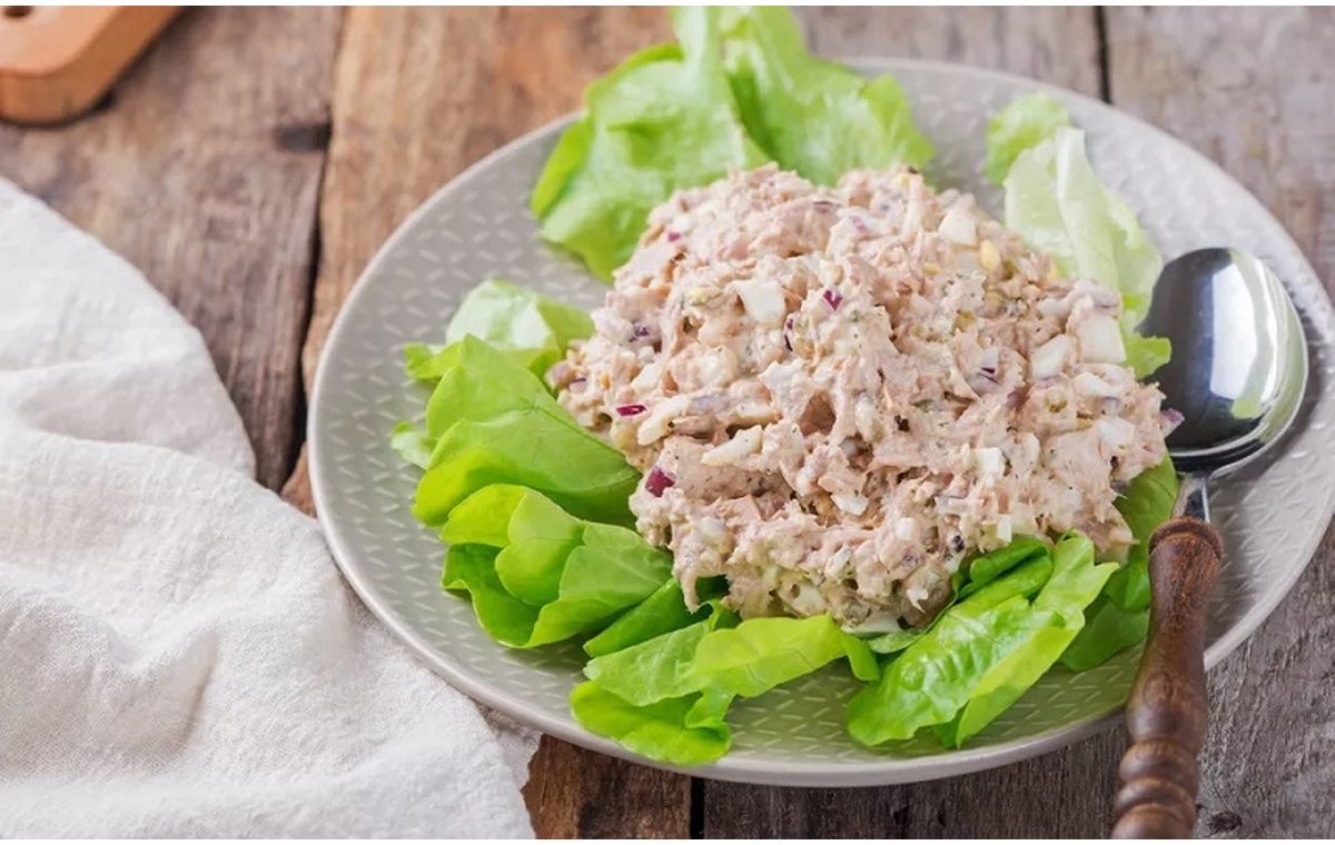 طرز تهیه سالاد تن ماهی به ۴ روش مختلف؛ سالم و مغذی