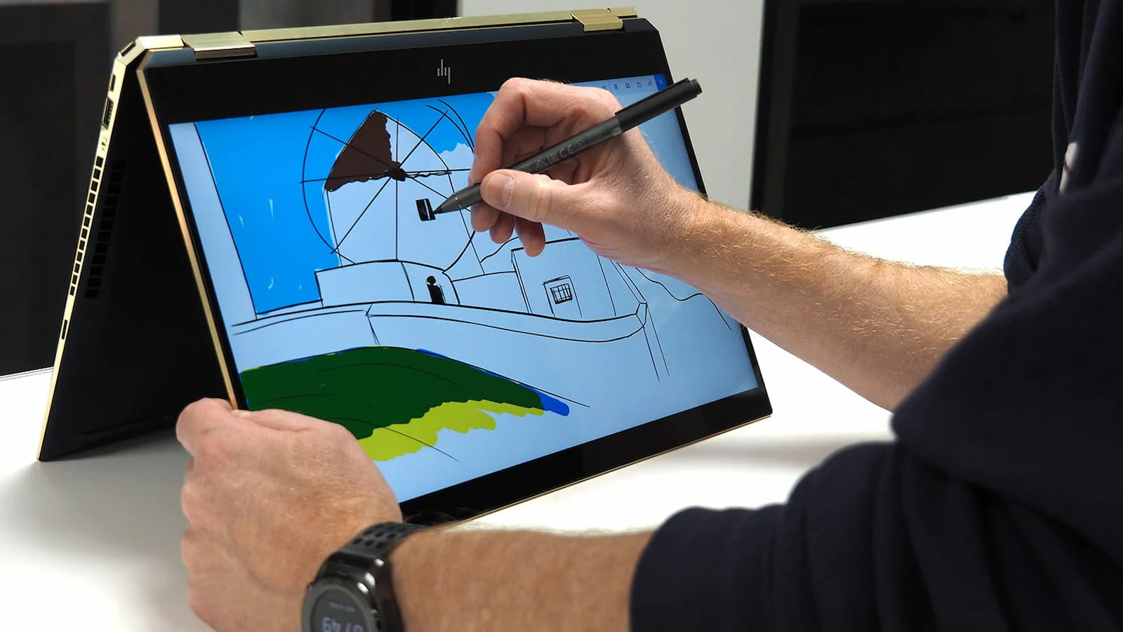 معرفی بهترین لپ تاپ های لمسی و تاچ اسکرین