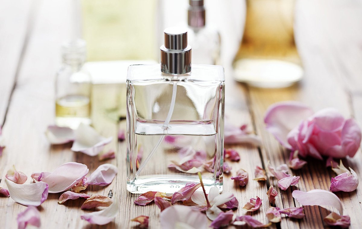 بررسی کیفیت شیشه؛ راهی برای تشخیص ادکلن اصل از فیک