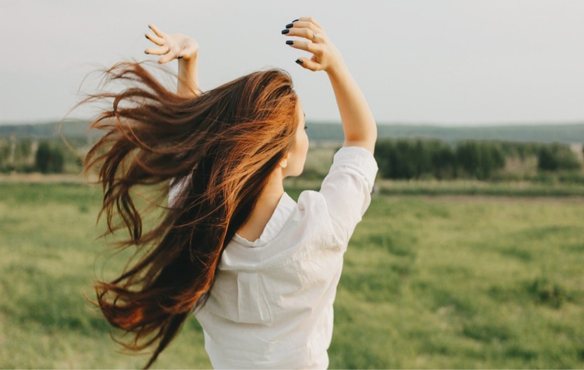 طرز استفاده از عطر مو چیست