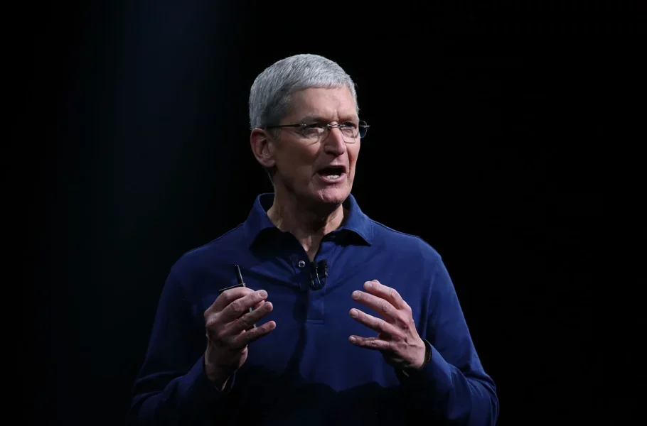 تیم کوک می‌گوید عرضه‌های آیفون برای او حسی شبیه «تجربه خروج از بدن» دارد