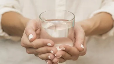 رژیم آب درمانی چیست؟ خواص، فواید و نمونه برنامه غذایی