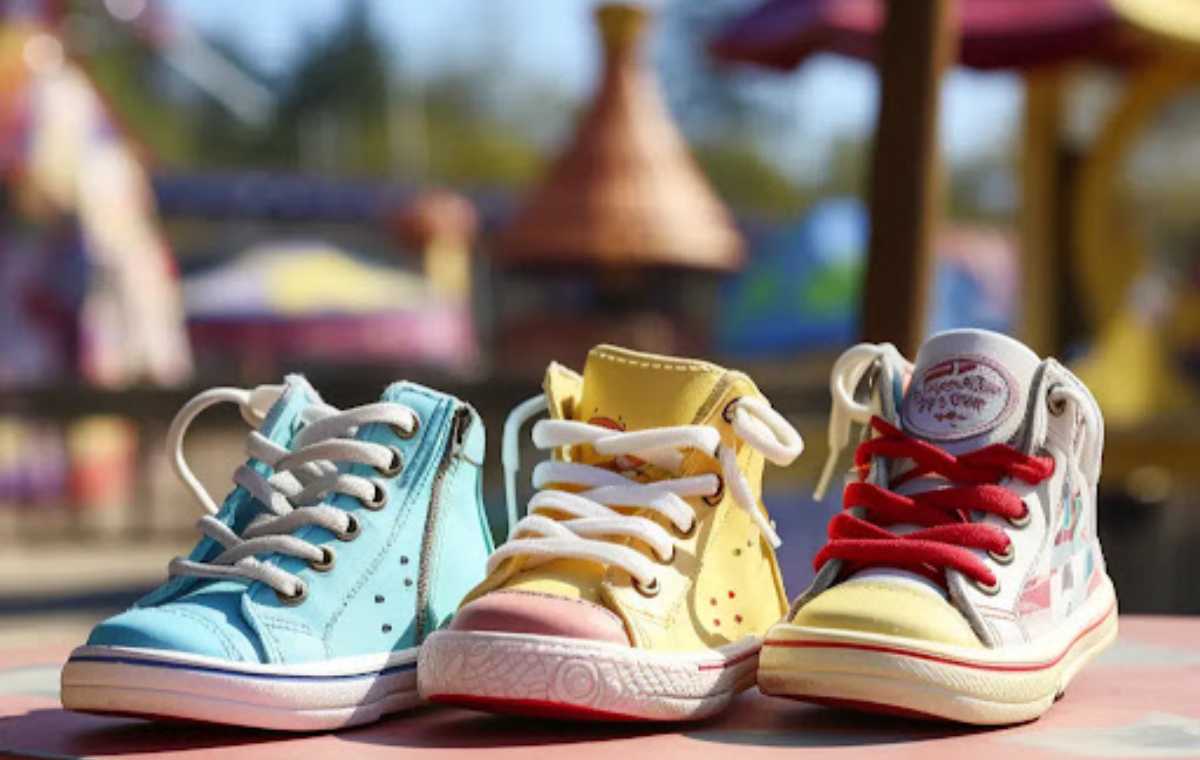 راهنمای سایز کفش بچگانه به همراه جداول سایزبندی بر اساس سن