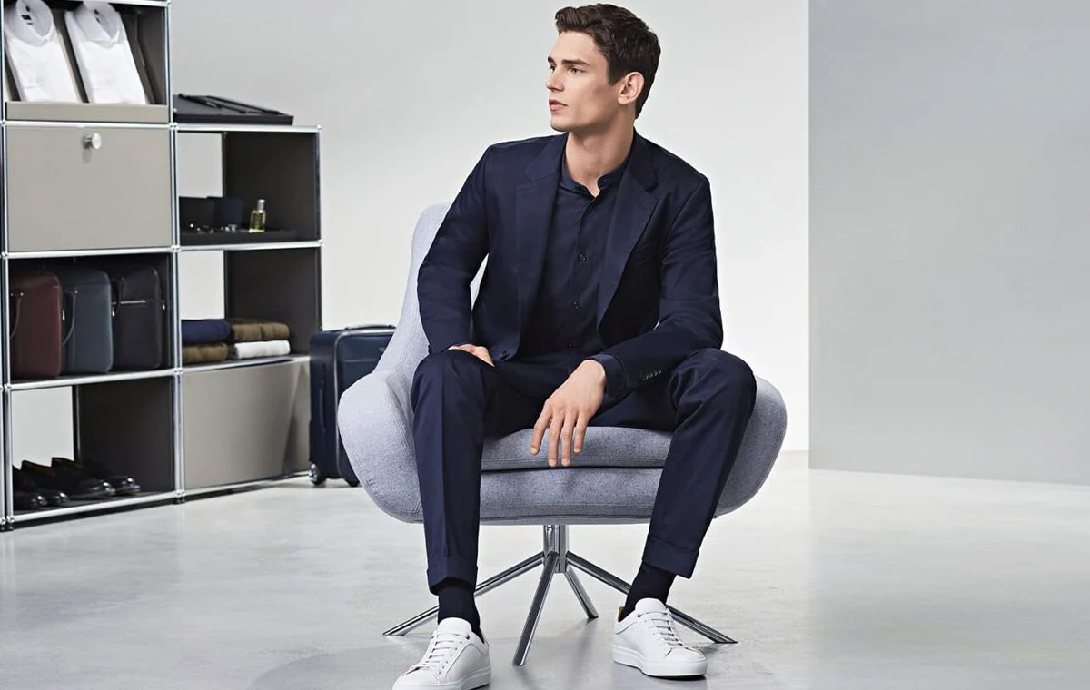 پارچه نخی یکی از بهترین انتخاب‌ها برای دوخت کت و شلوارهای مناسب برای فصول گرم