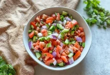 طرز تهیه سالاد شیرازی اصیل و نکات مهم برای تزیین آن