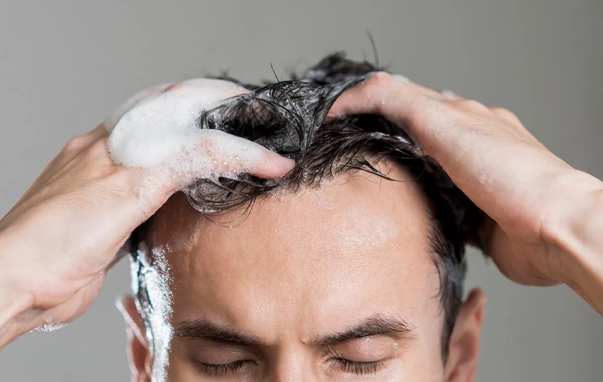 راهنمای خرید بهترین شامپو برای موهای خشک و وز