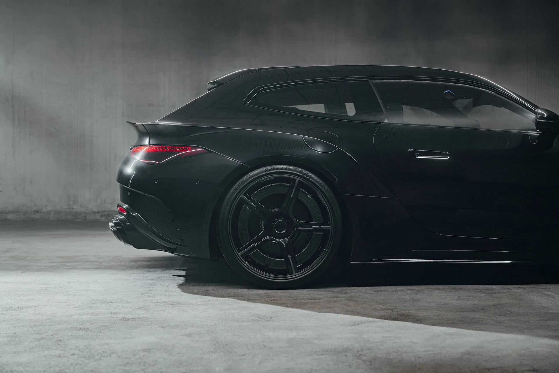 نمای جانبی از بخش پشتی برابوس راکت جیتیاس