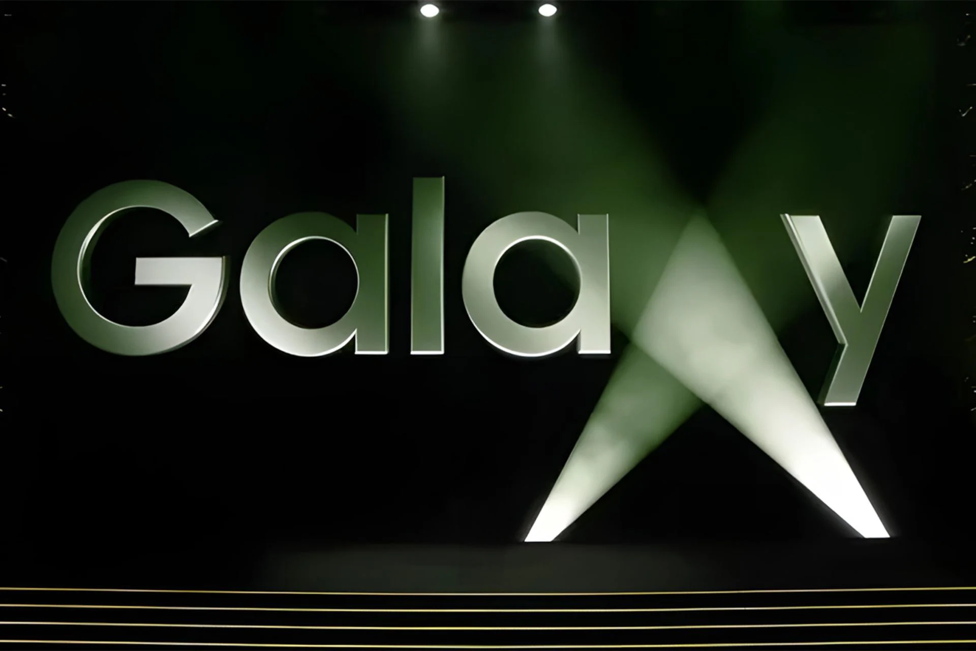 سامسونگ برای رقابت با آیفون، به تحول برند گلکسی فکر می‌کند؛ «جنسیس» دنیای گوشی‌ها در راه است؟