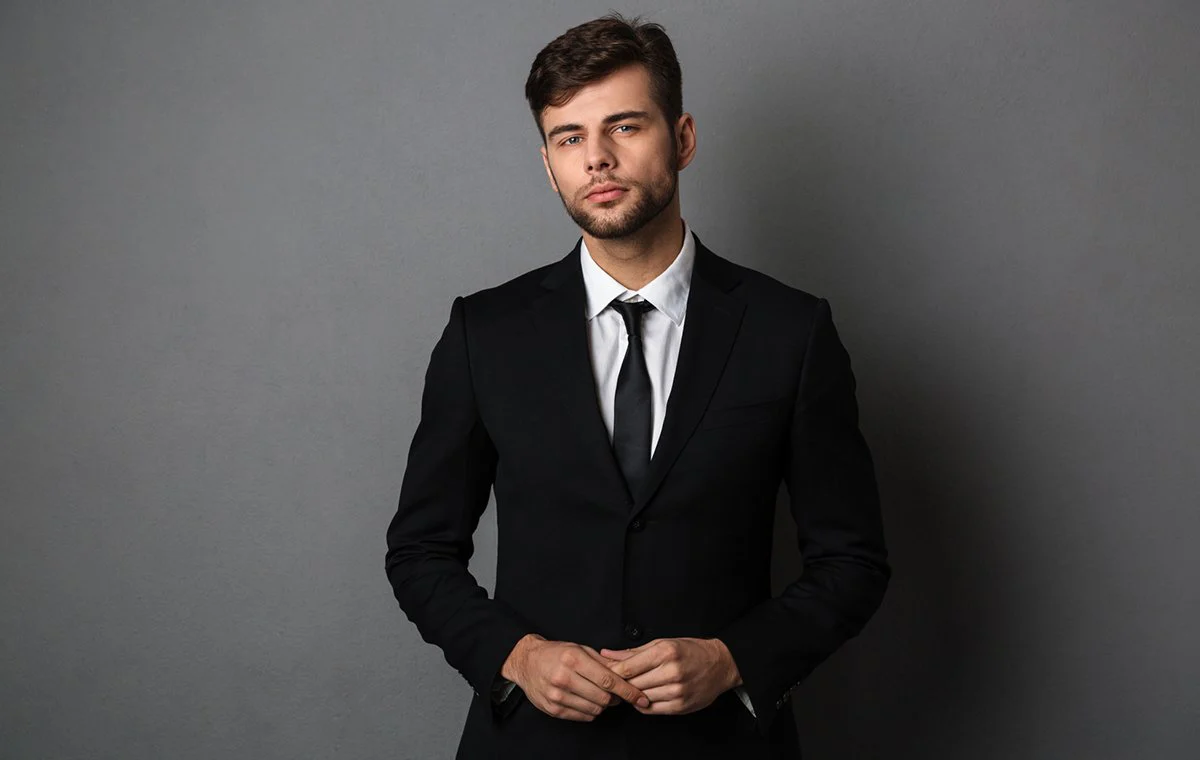 راهنمای سایزبندی کت و شلوار؛ چگونه سایز خودمان را پیدا کنیم؟