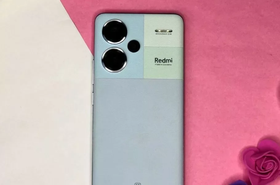 ردمی ظاهراً از ساخت یک گوشی پرچم‌دار جمع‌وجور صرف‌ نظر کرده است