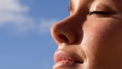 آیا قرار گرفتن در معرض نور خورشید بر فیلر لب تأثیر می‌گذارد؟