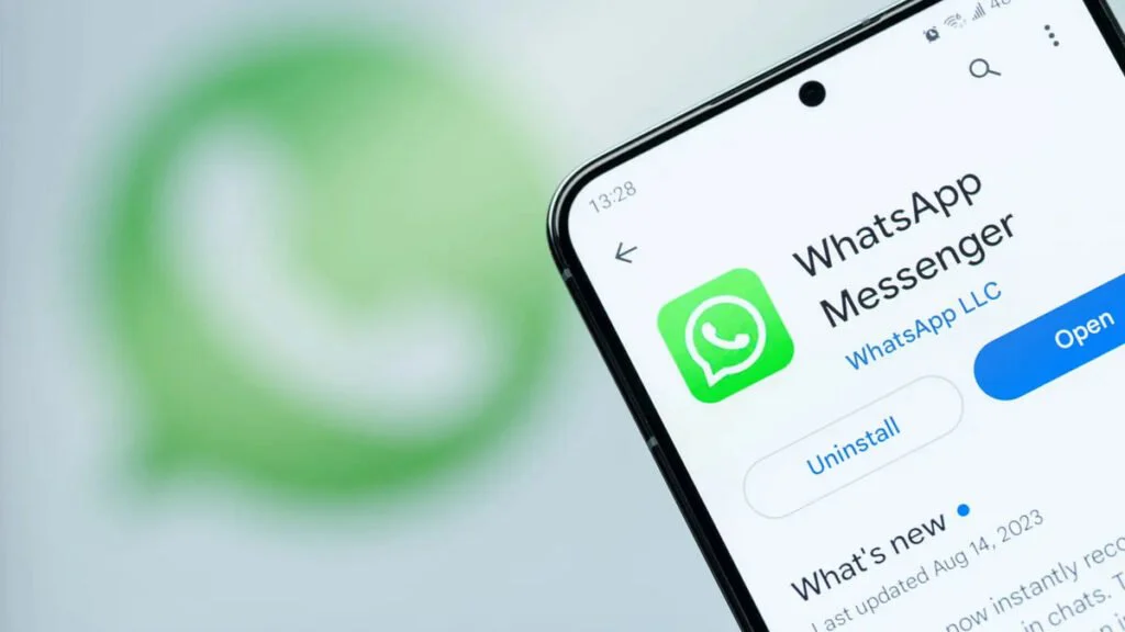 واتساپ در اپ استور