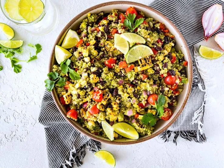 طرز تهیه سالاد کینوا و مرغ؛ رژیمی و خوشمزه