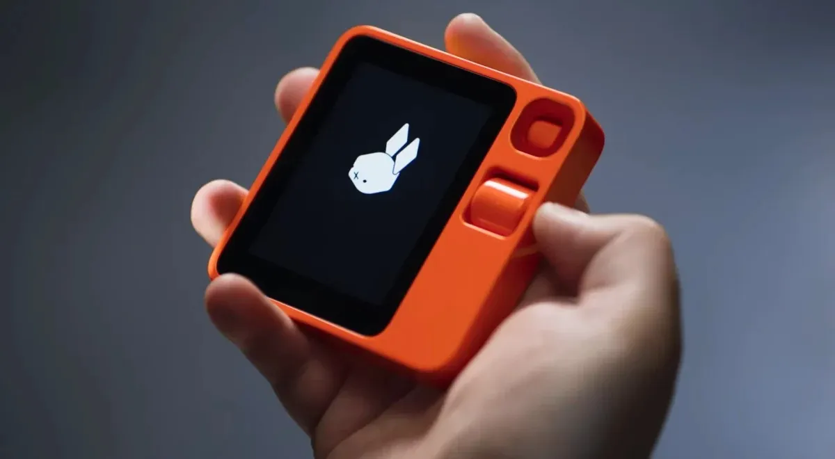 آپدیت جدید Rabbit R1، ویژگی جالبی را به این گجت شکست‌خورده اضافه می‌کند