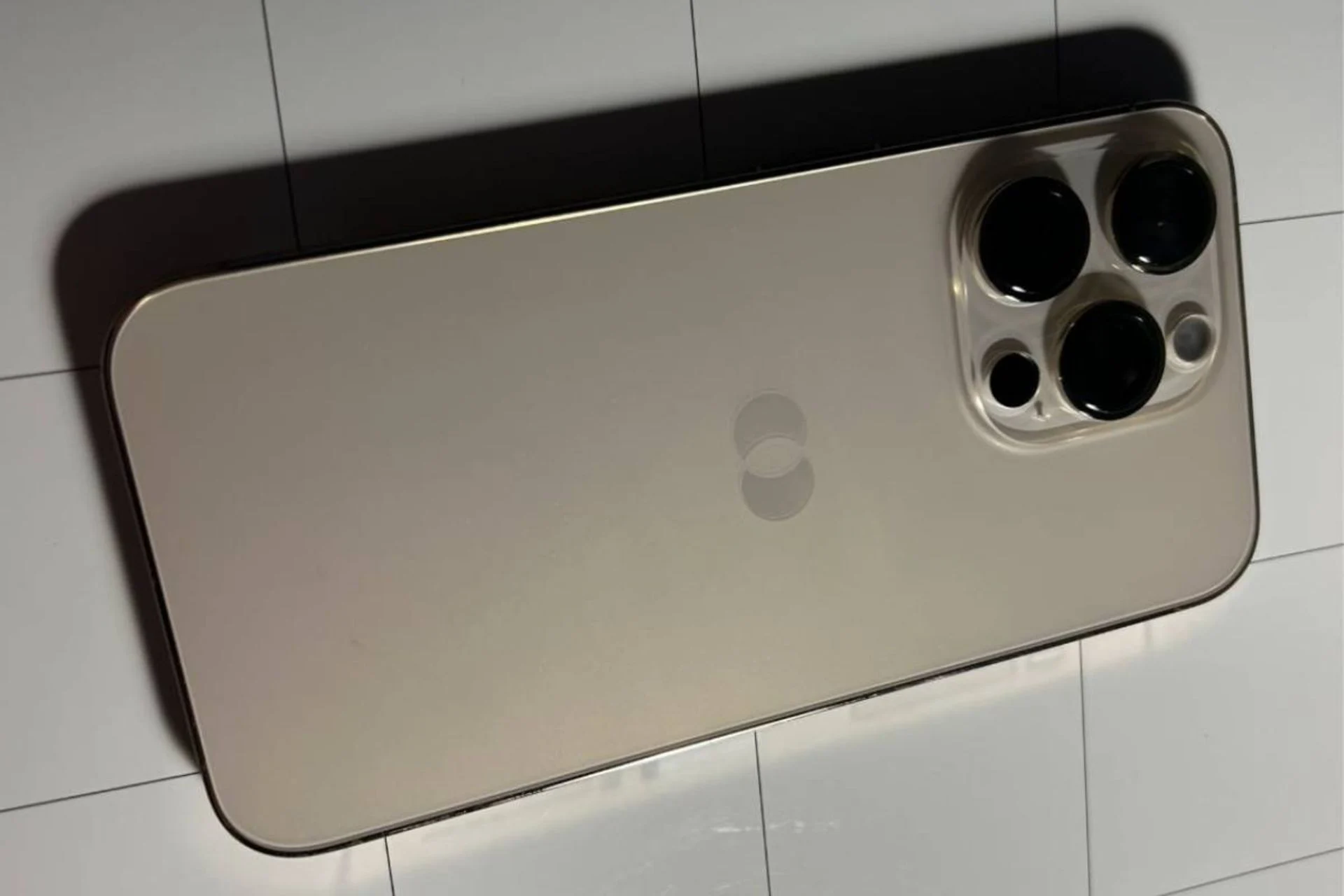 iphone no logo 67305b619d7a4047e90e12e4w1920ampq80