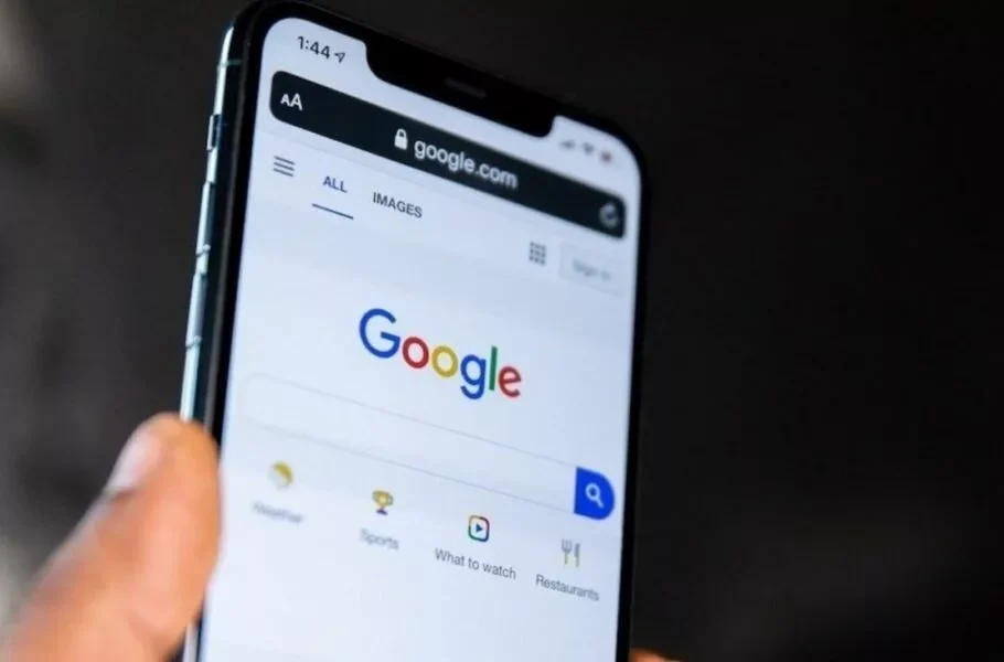 56604 115065 google on iphone xl 910x600 1