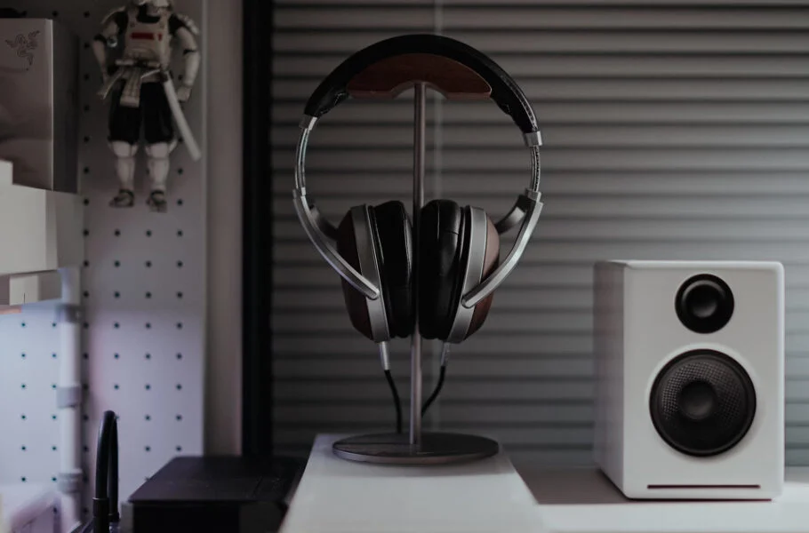 ‌Best PS5 Headset 910x600 1