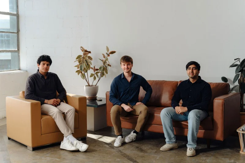 67b88a6e823df622b7d7cb06w800ampq95