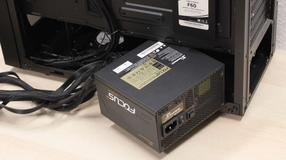 در هنگام خرید کیس کامپیوتر به چه عواملی توجه کنیم؟