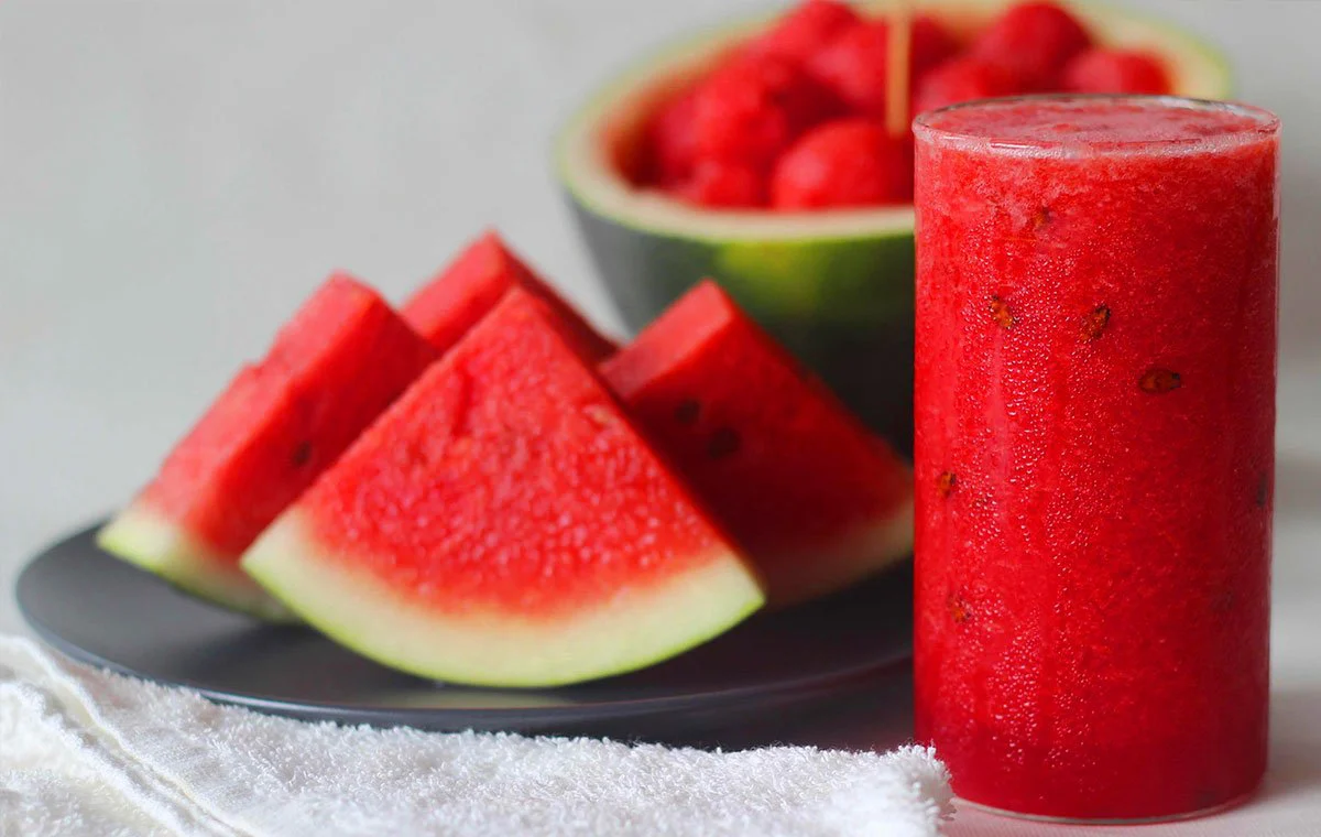 خوردن آب هندوانه برای درمان سنگ کلیه