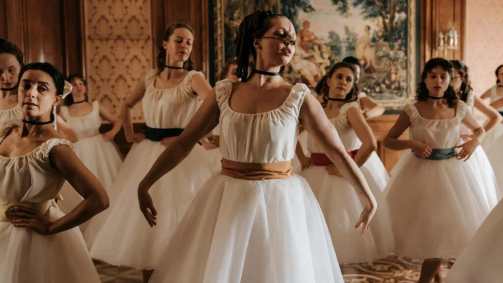 نقد فیلم The Ugly Stepsister - بدن و قیافم اونی میشه که تو میخوای