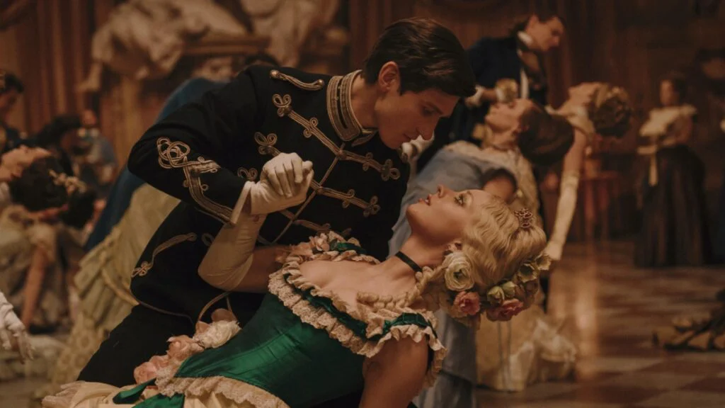 نقد فیلم The Ugly Stepsister - بدن و قیافم اونی میشه که تو میخوای