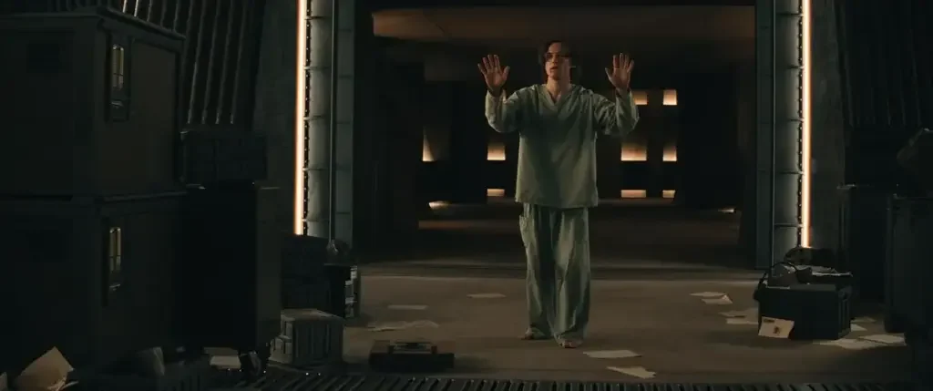 سنتری (با بازی لوئیس پولمن) در فیلم Thunderbolts* (به کارگردانی جیک شرایر)