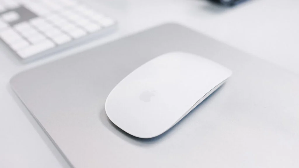 تصویری از موس اپل مدل Magic Mouse 2